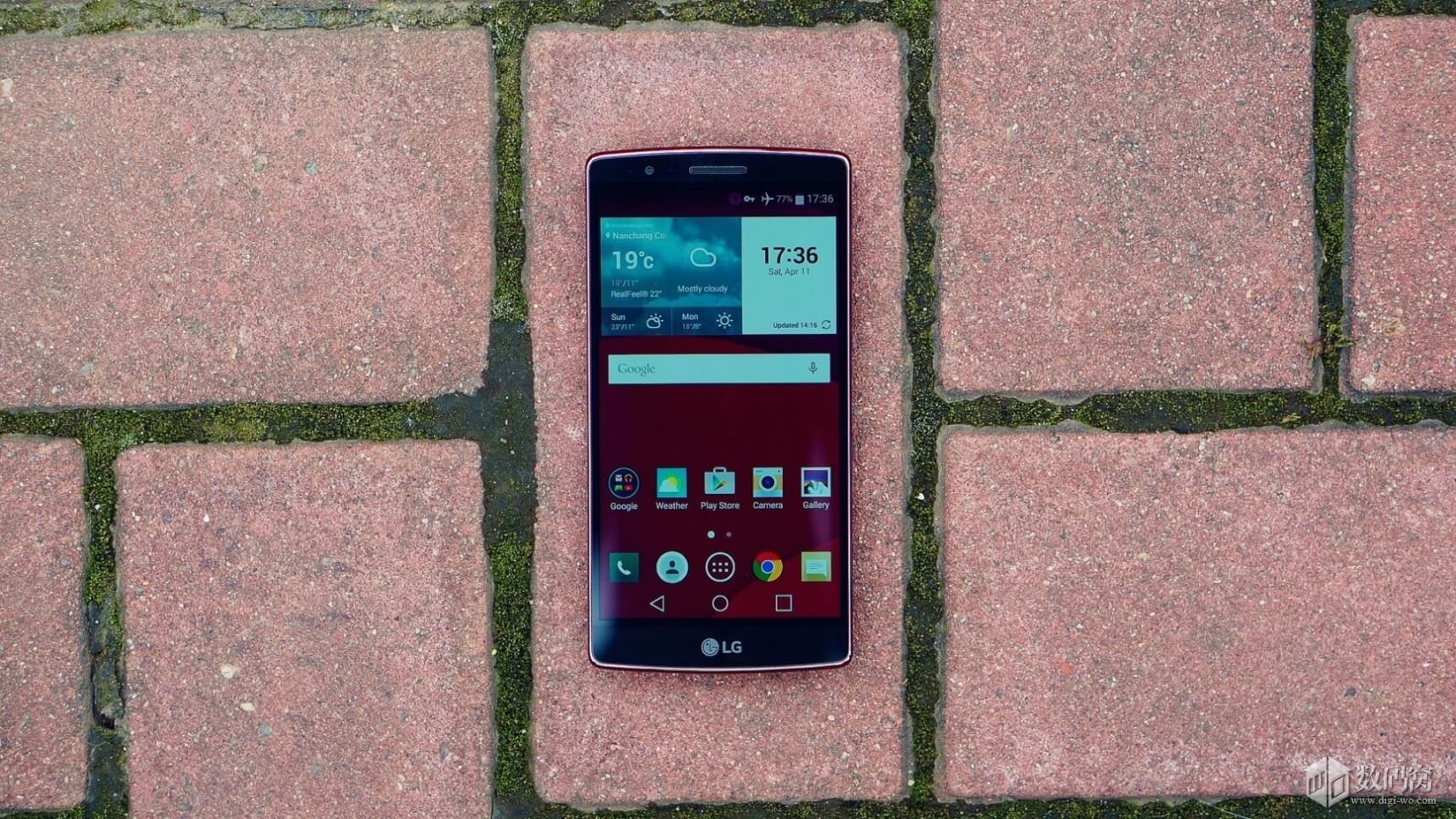 Red LG G Flex2 Hands on review