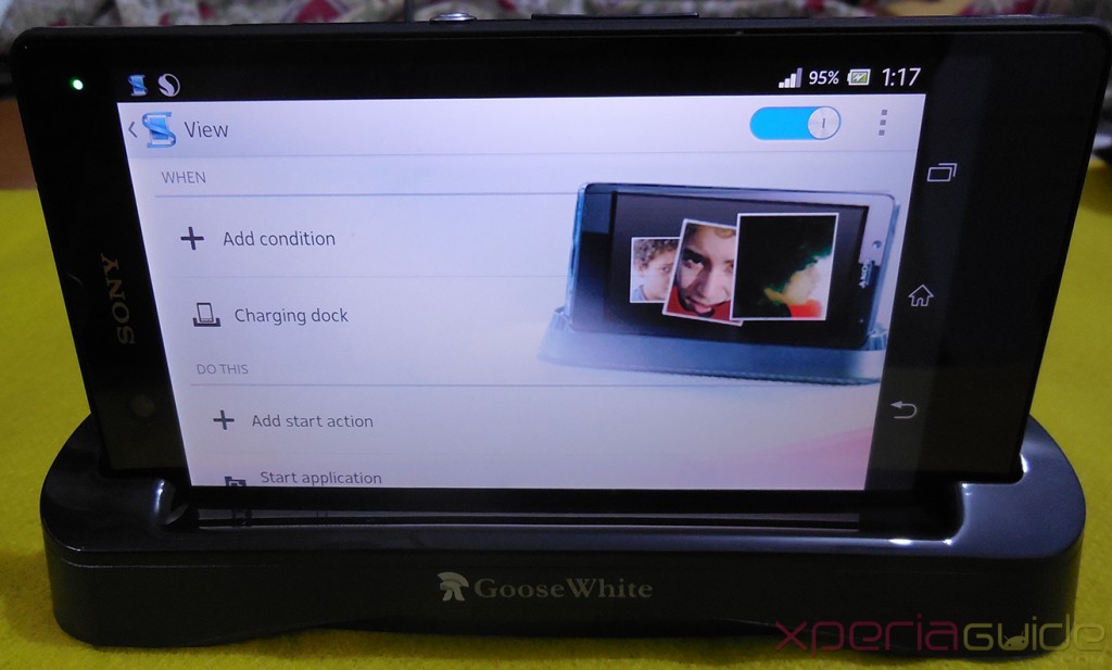Goose White Xperia Z Charging Dock - Charging in view
