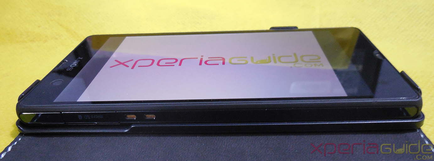 Phone Screen in Xperia Z flip Case by Roxfit