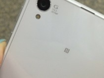 White Xperia Honami 20.7 MP cam with G-Lens