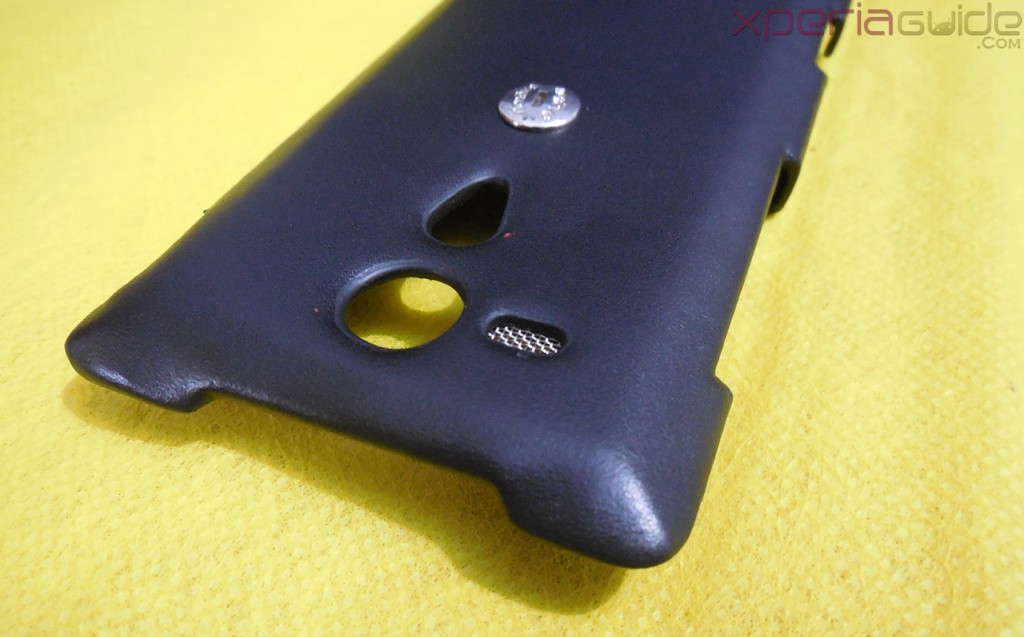 Xperia SP Leather Case by Noreve Steel sheet for speakers