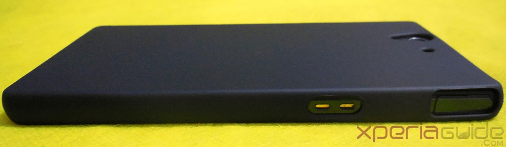 Xperia Z Back Cover Hard Case - Side view - Charging Docks visible