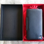 Noreve Sony Xperia Z leather case box cotnents