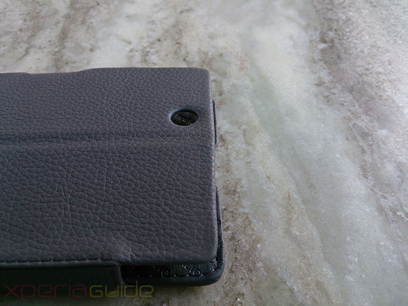 Noreve Xperia Z Ultra leather case camera opening