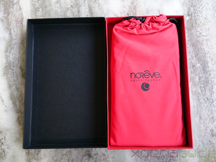 Noreve Xperia Z Ultra leather case contents