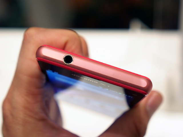 Sony Xperia Z1 f pink 3.5 mm headphoen jack