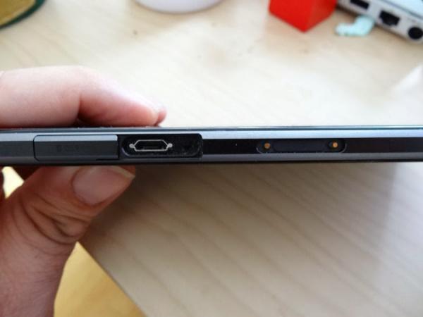 Xperia Z1 USB port cover fell of during normal use