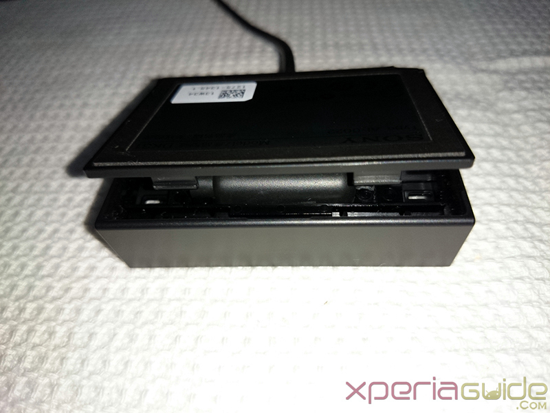 Removing back from Sony Magnetic Charging Dock DK31