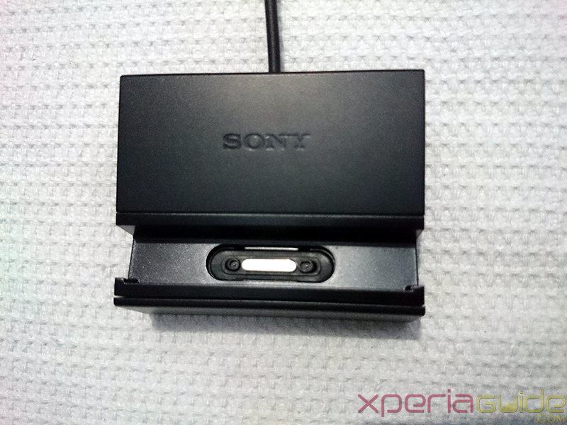 Sony Magnetic Charging Dock  DK31 showing EC21 magnetic connector