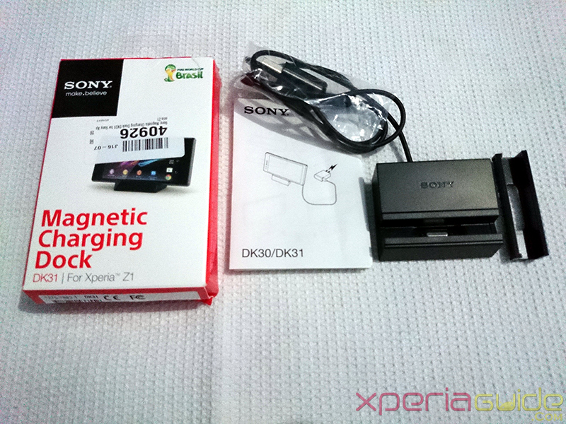 Sony Magnetic Charging Dock DK31 Contents of box