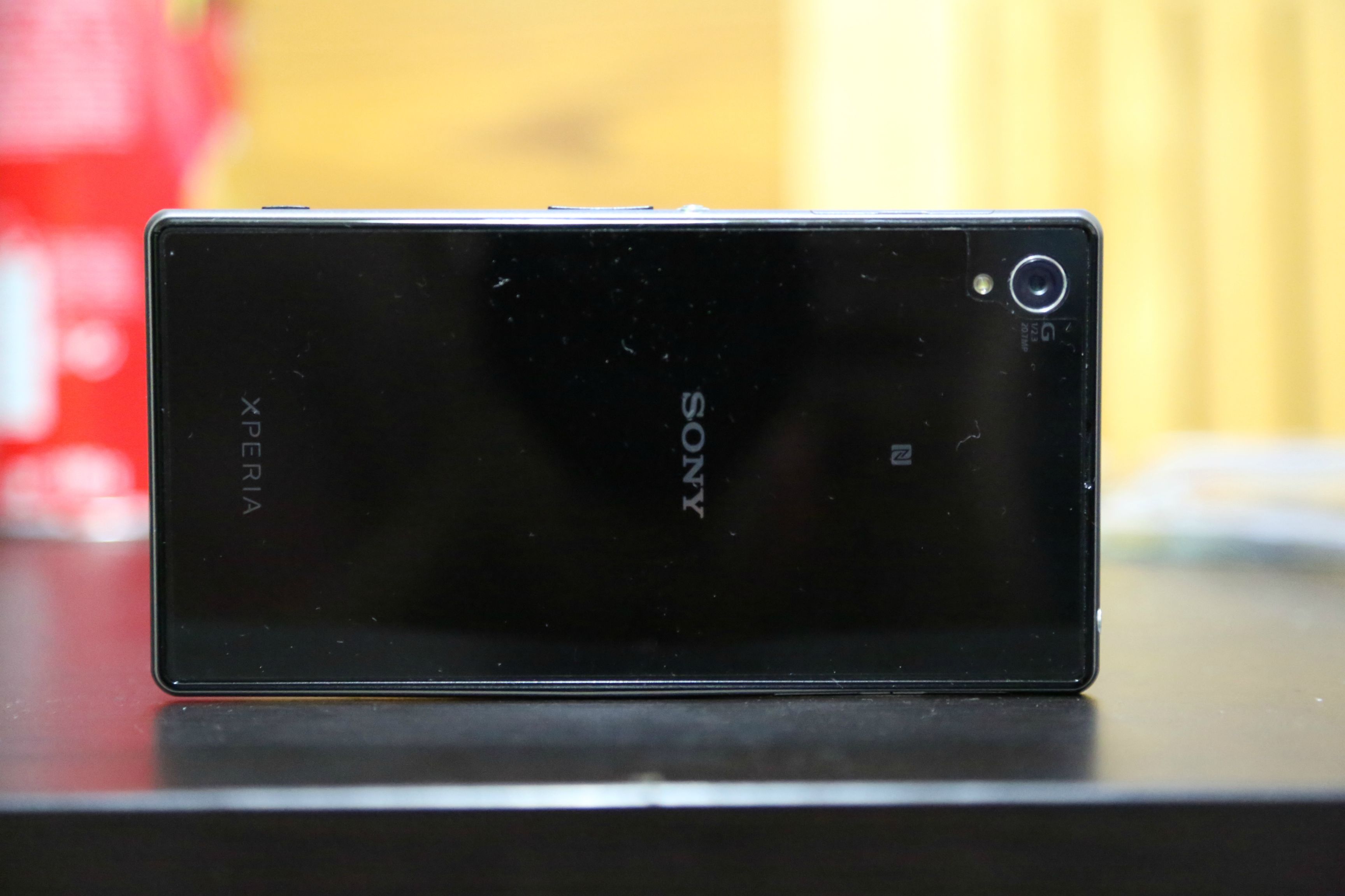 Xperia Z1 Bent appears - Sony compromised with build quality ?