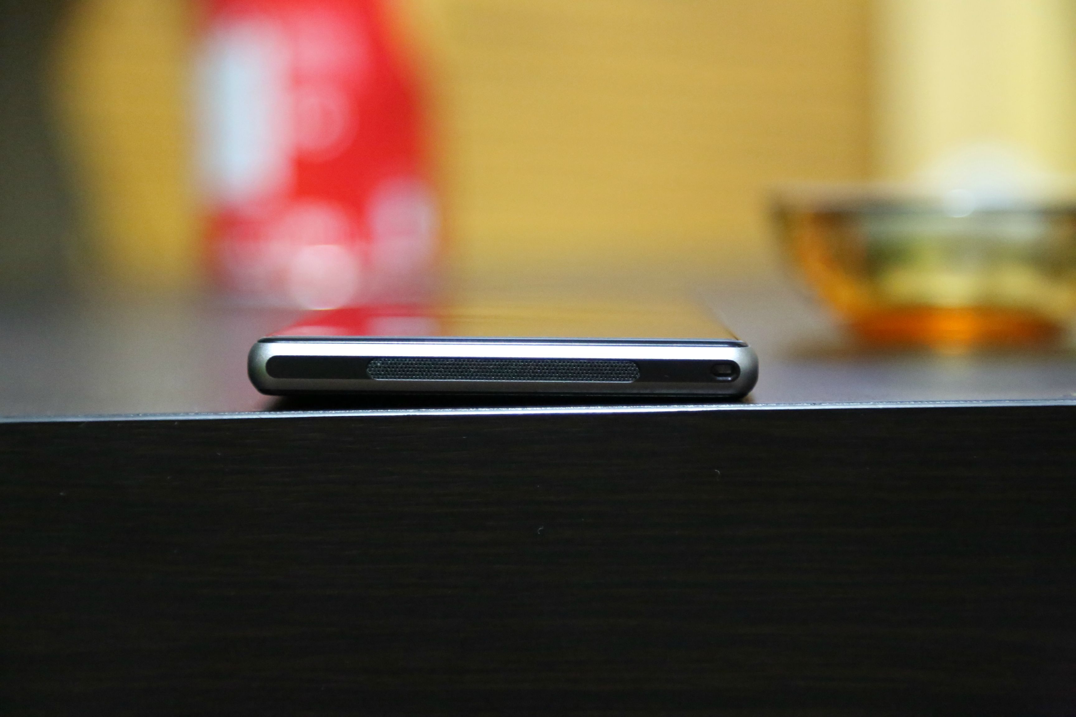 Xperia Z1 Screen and Body bent appears – User’s fault or Hardware issue ?