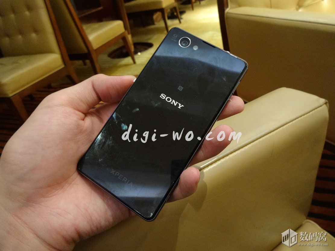 Xperia Z1 Mini  Sony D5503 Back Panel Clear Image Surfaced Again