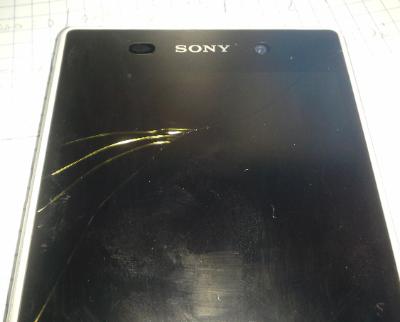 Xperia Z1 Self cracking screen Issue