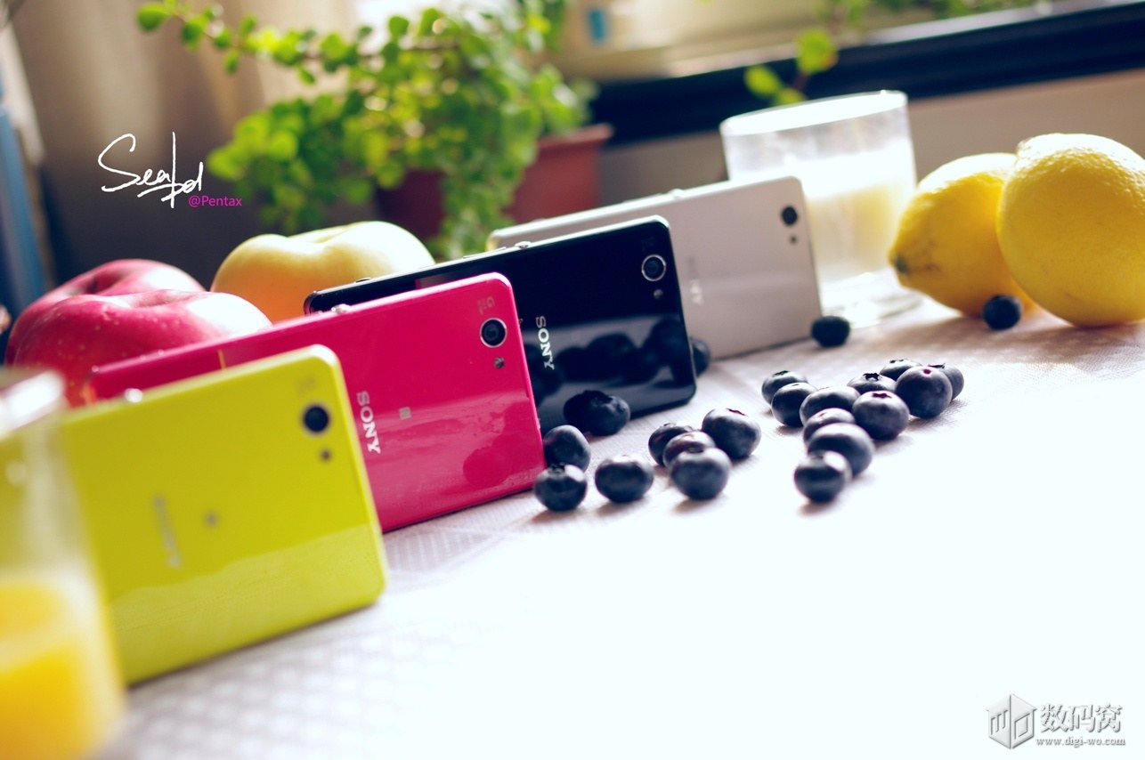 Xperia Z1 Compact in Pink, Black, White and Yellow