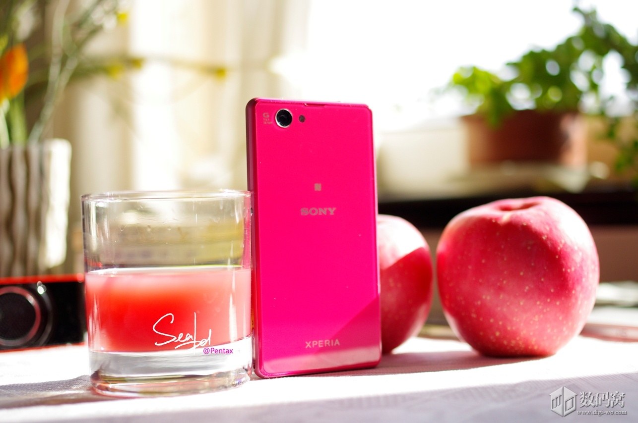 Sony Xperia Z1C in Pink color