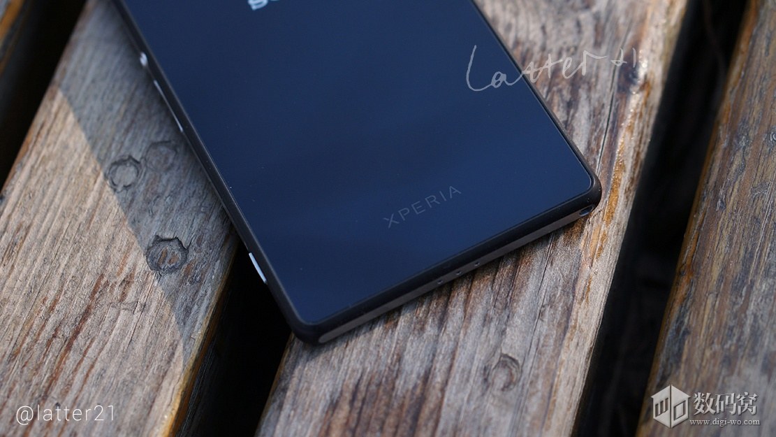 Xperia Z2 - Xperia Logo at bottom