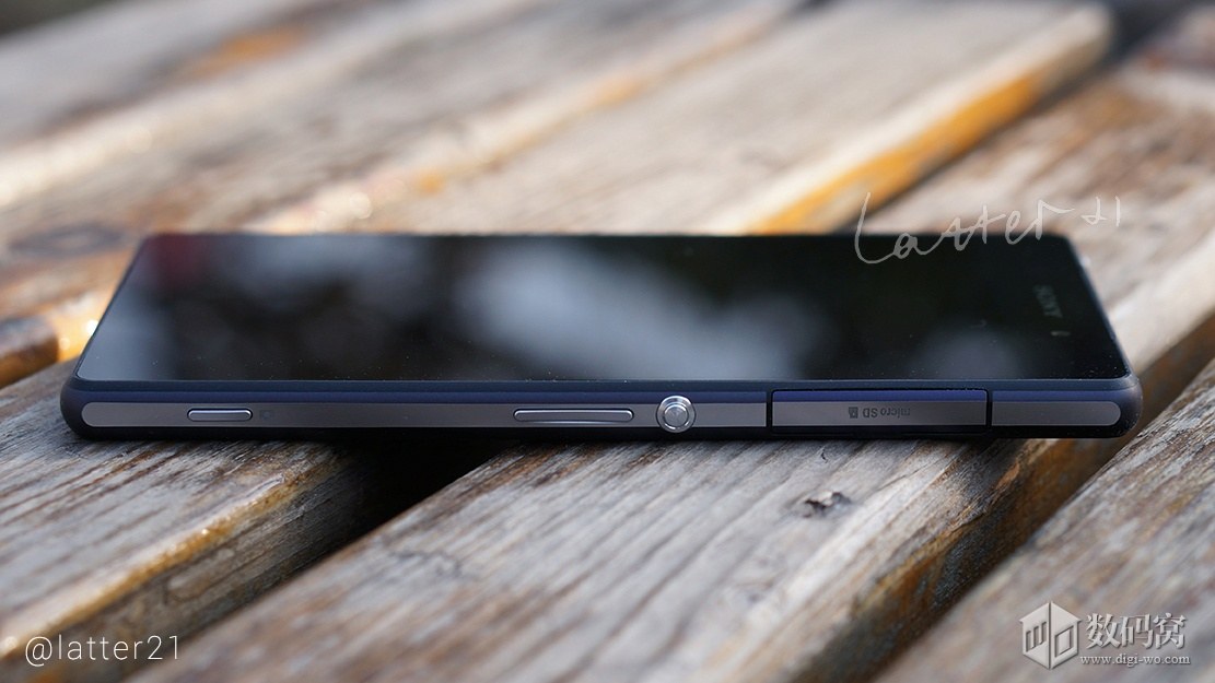 Xperia Z2 right profile