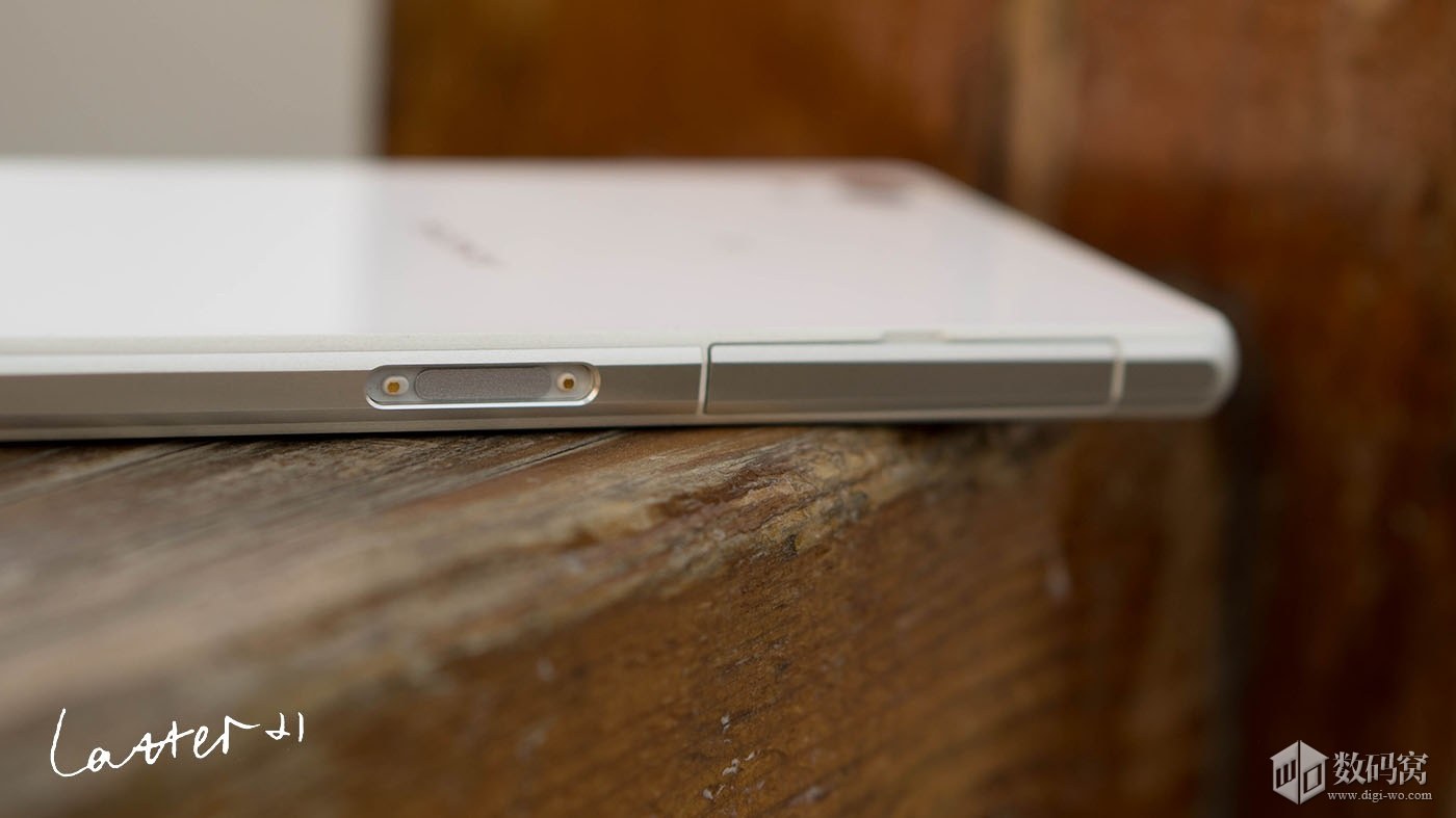 White Xperia Z2 Magnetic Charging Dock Pins