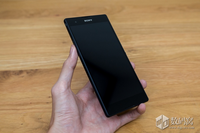 Xperia T2 Ultra Dual hands on pic