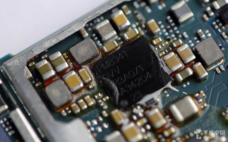 Xperia Z2 Qualcomm PM8941 power management chip