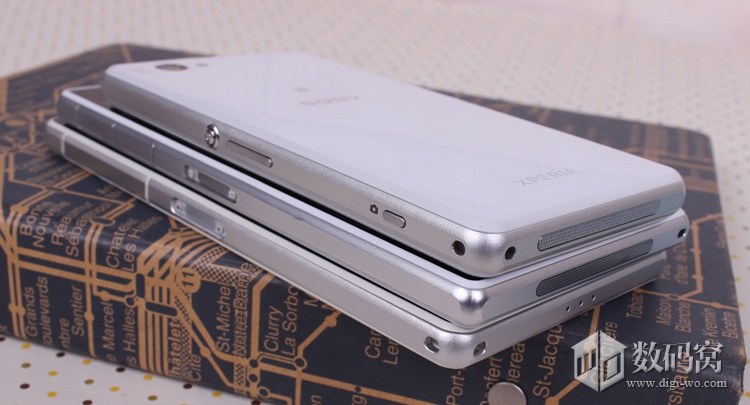 White Xperia Z1 Vs Xperia Z2