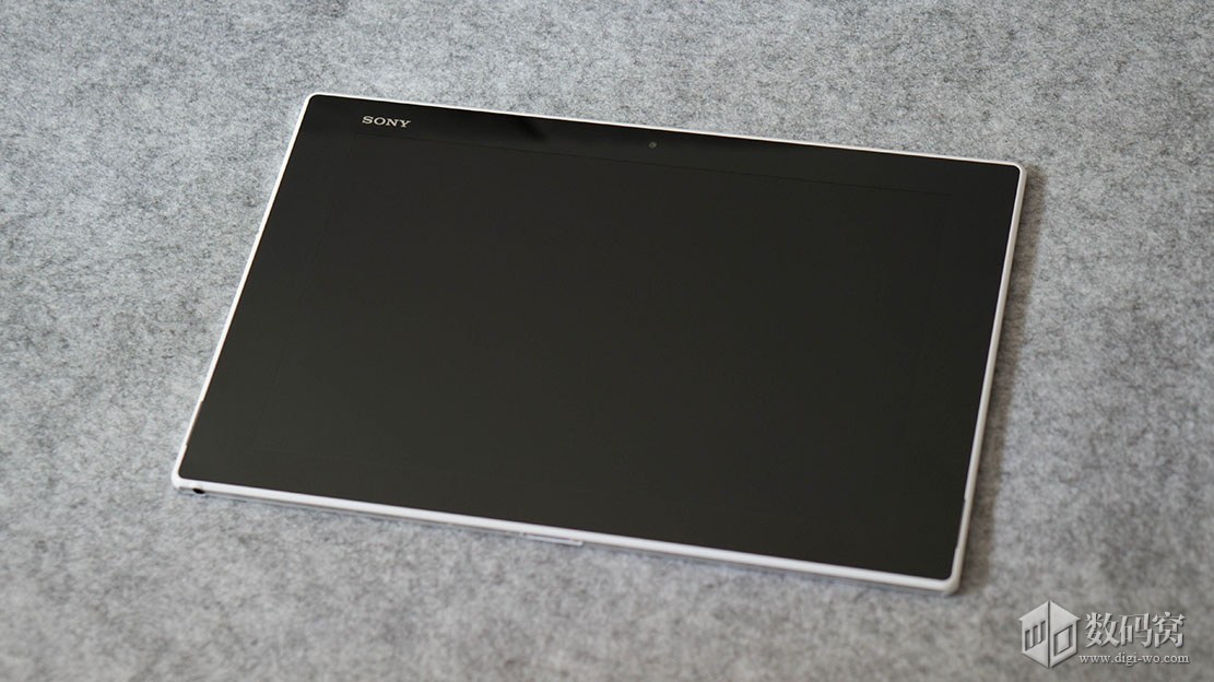 Xperia Z2 Tablet 2.2 MP front cam