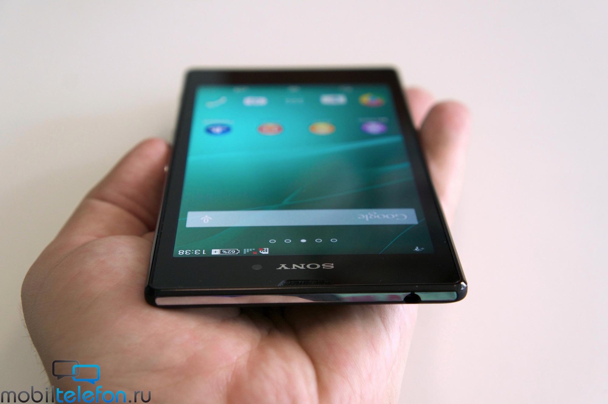 Black Xperia T3 hands on photos