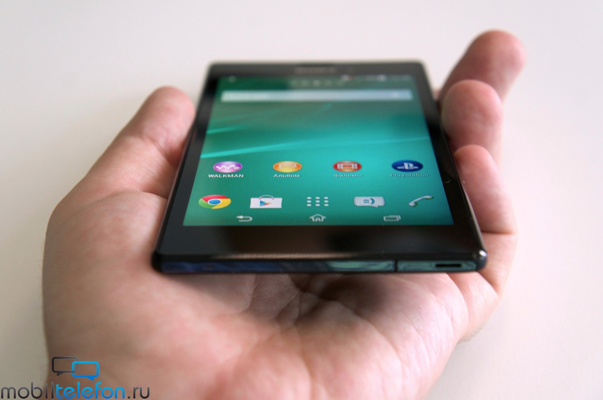 Black Xperia T3 hands on