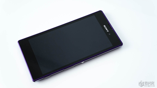 Xperia T3 Purple color hands on review