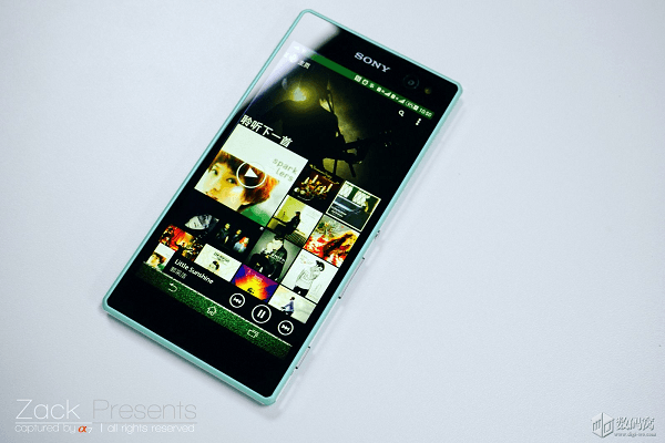 Xperia C3 Mint color