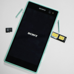 Mint colored Xperia C3 hands on photos