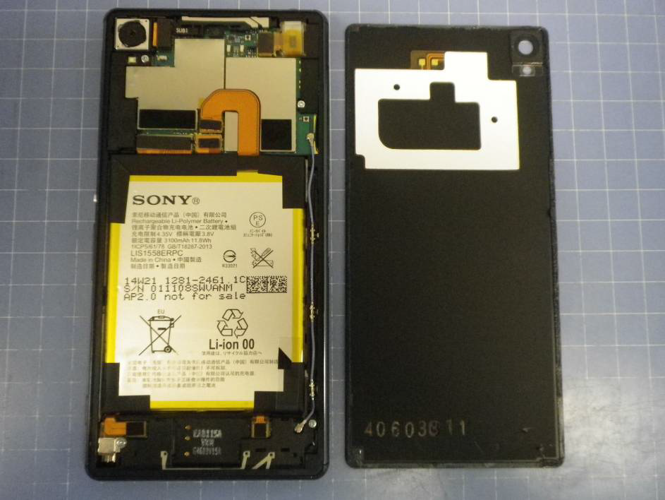 Xperia Z3 Back cover opened