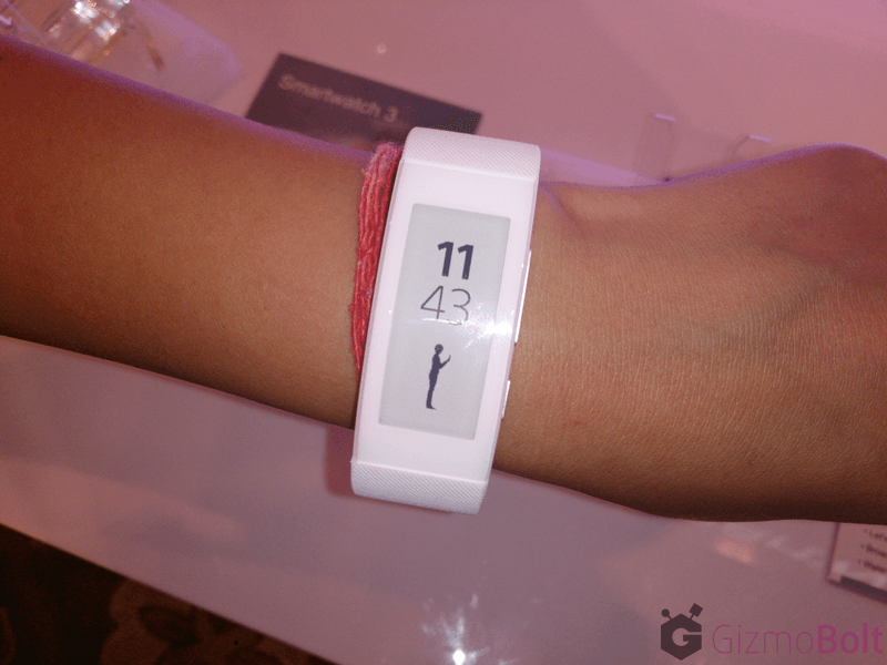 SmartBand Talk SWR30 1.4” black and white E ink display