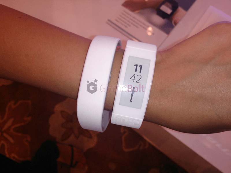 SmartBand Talk SWR30 vs SWR10