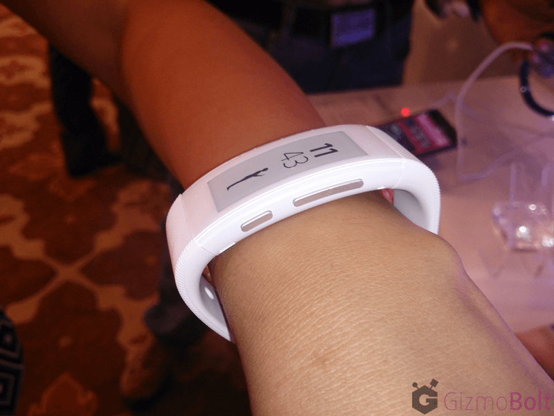 SmartBand Talk SWR30 calling feature