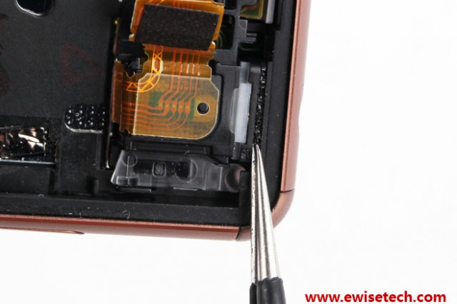 How to open Xperia Z3 back cover