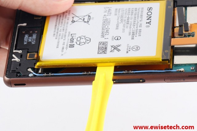 Remove Xperia Z3 3100 mAH battery