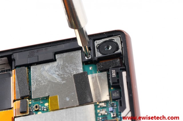 Xperia Z3 Unscrewing 