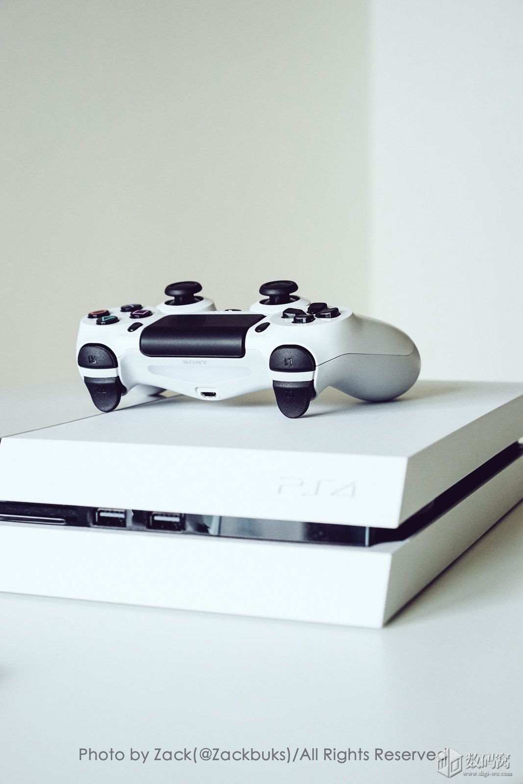 White and Black PS4