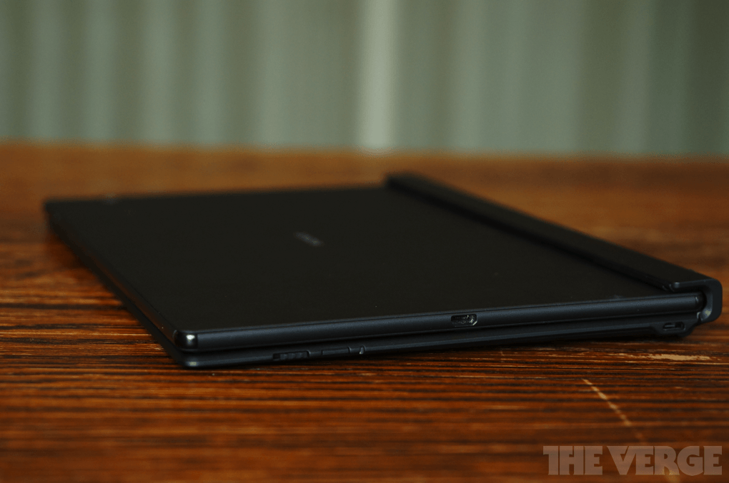 How to turn Xperia Z4 Tablet into a Laptop