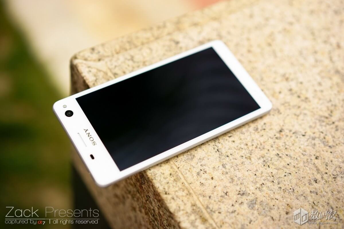 Xperia C4 in White - Hands On