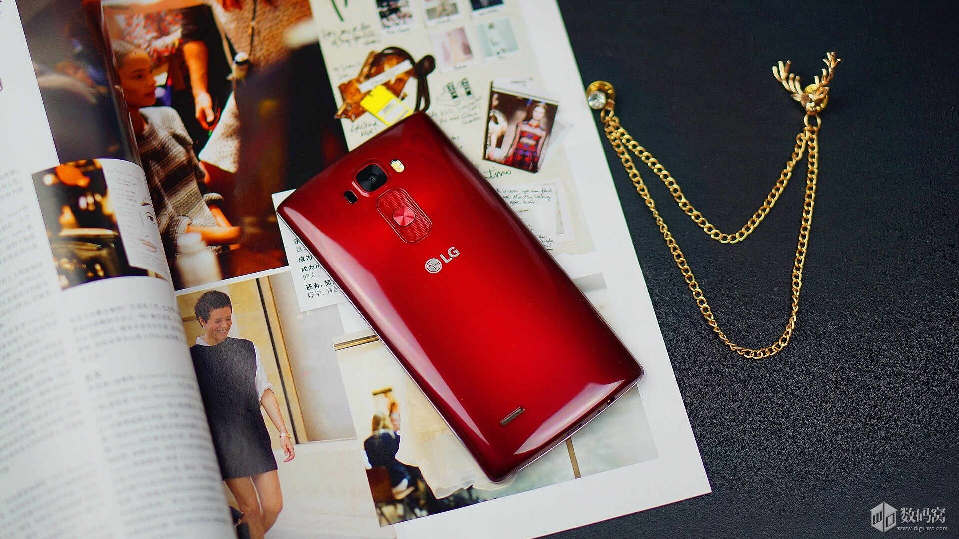 Red LG G Flex2 hands on