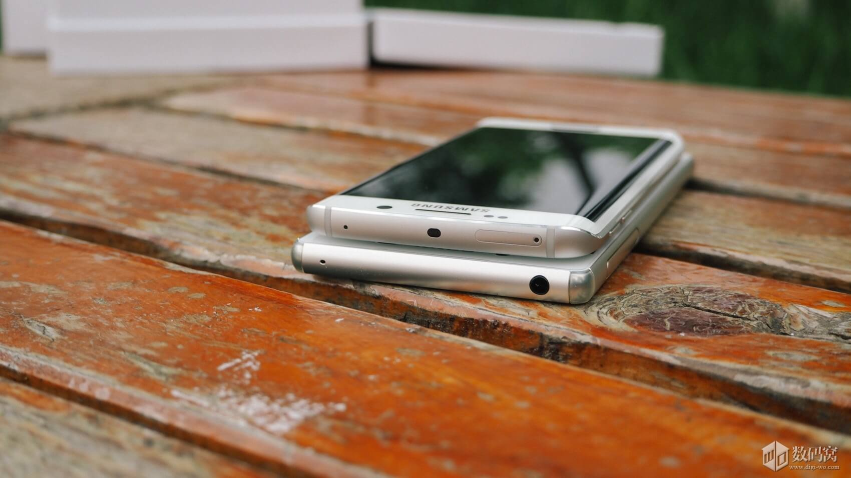 Galaxy S6 Edge vs Xperia Z3+ Design