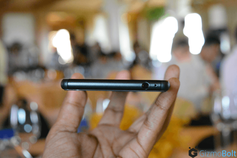 Xperia M4 Aqua 3.5 mm headphone port