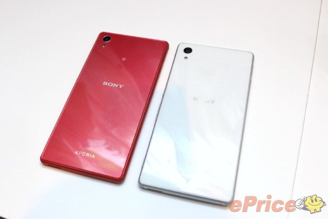 White Xperia M4 Aqua vs Coral Color