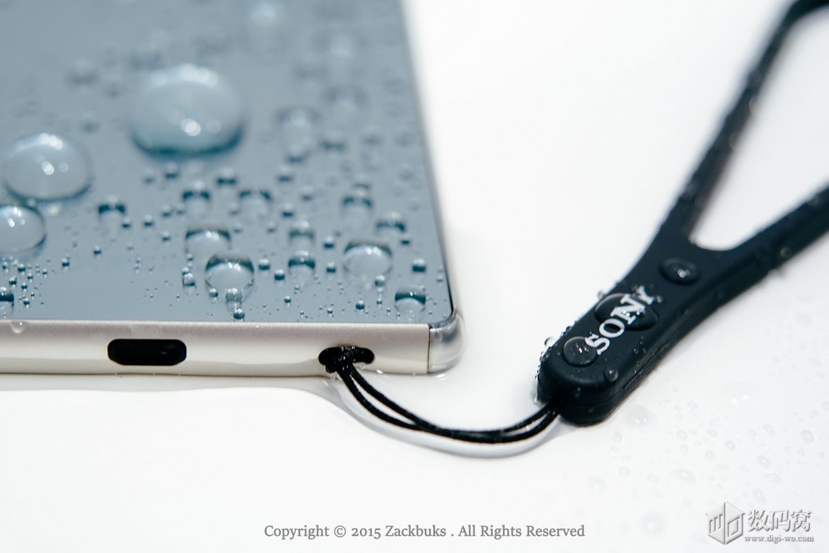 Hands On Aqua Green Xperia Z3+ pics