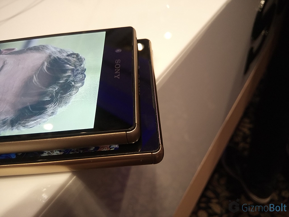 Xperia Z5 Premium vs Xperia Z5 Screen Comparison