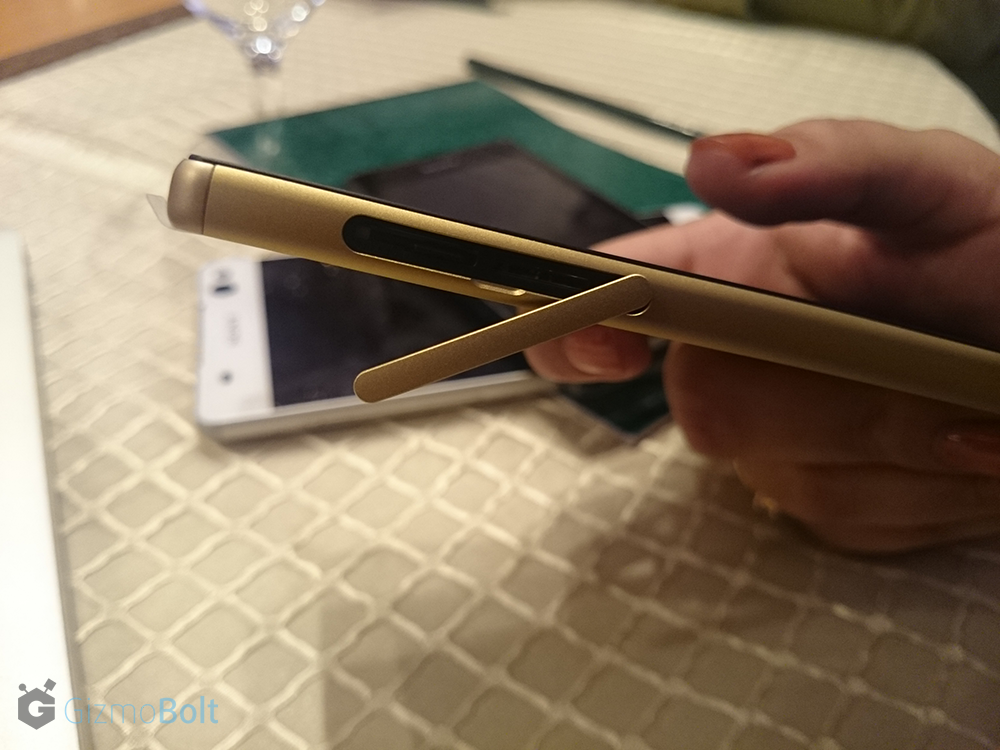 Xperia Z5 Nano SIM Card slot