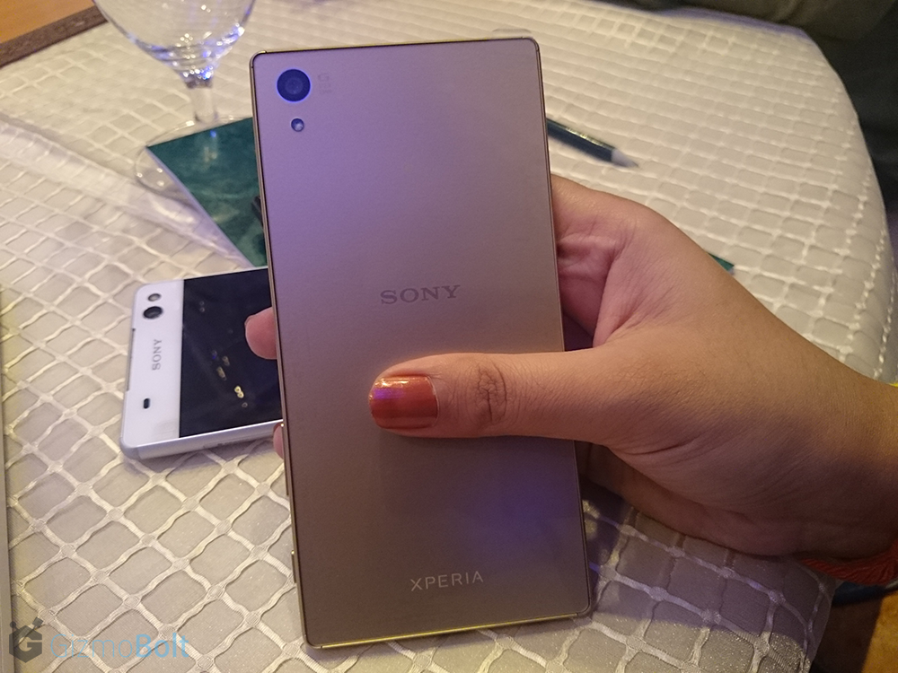 Xperia Z5 - Rear panel - Gold Color